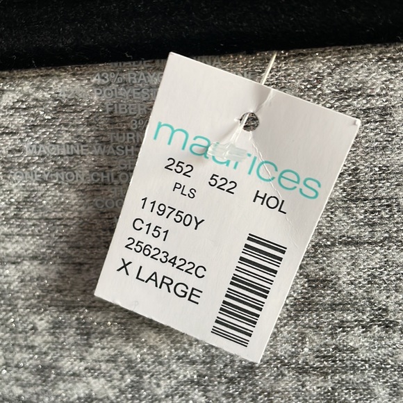 Woman’s Maurice’s Top - Picture 3 of 3